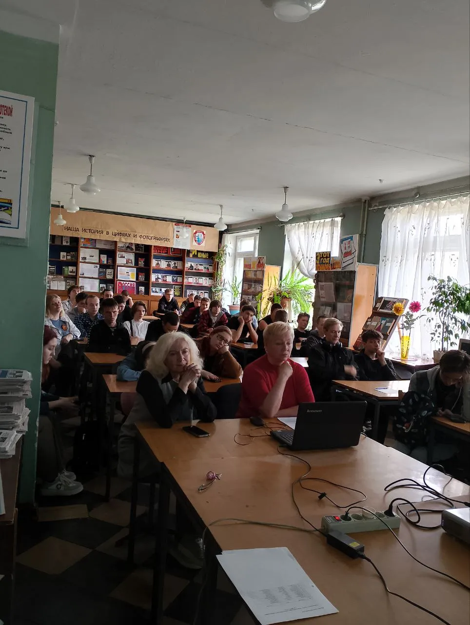 Выездная выставка «Покорители звёздных дорог» в ГБПОУ «Донецкий промышленно-энергетический колледж», фото 1